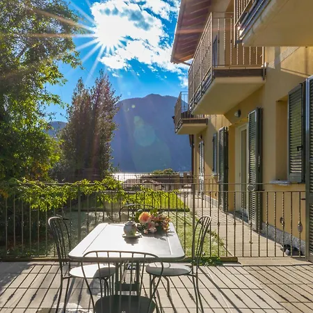 Apartment Tulipani 2, Tremezzina شقة تريميتْسّو